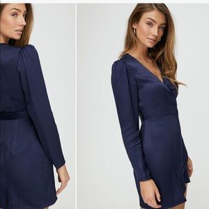 Aritzia Long sleeve wrap dress - navy blue
